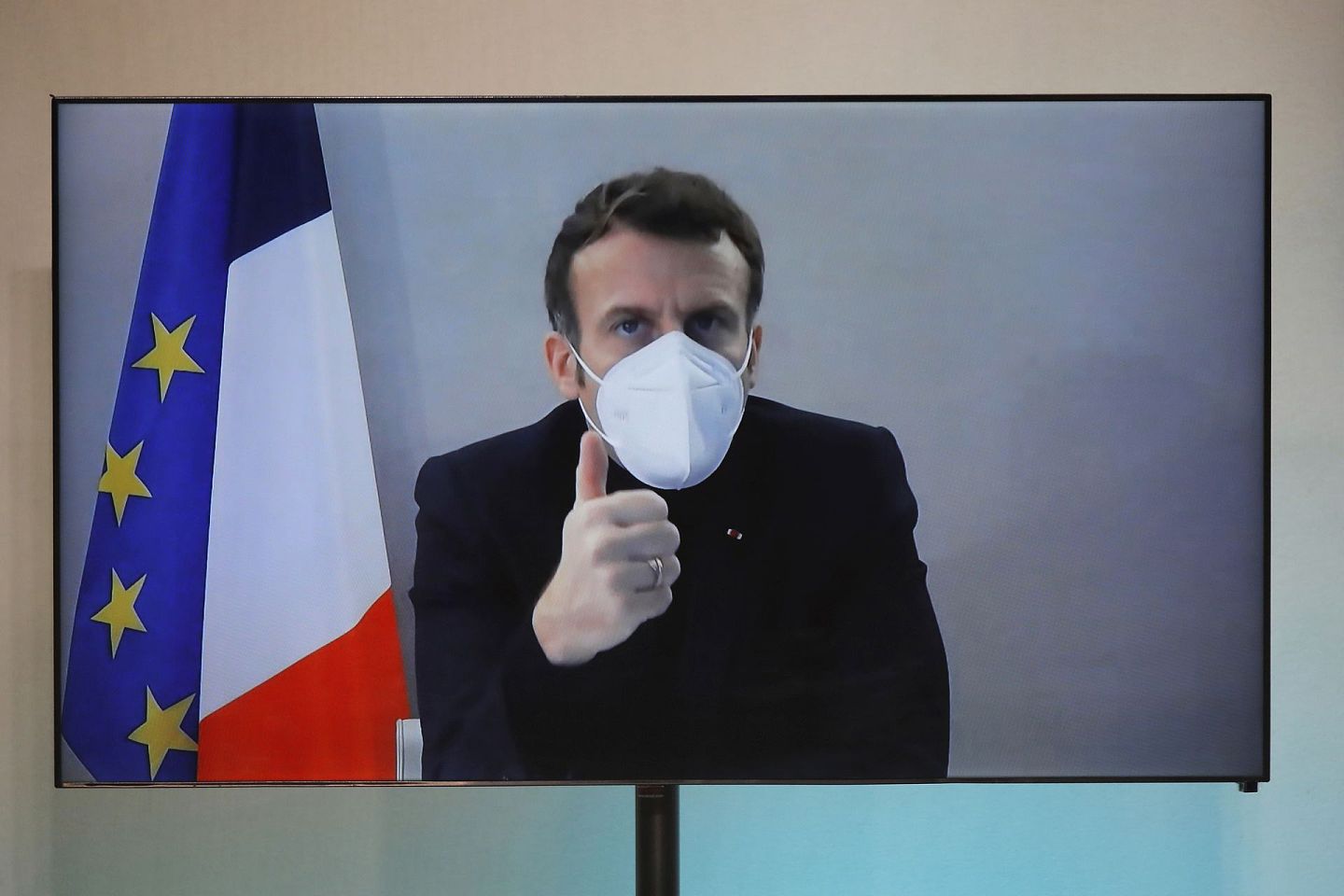 法国总统马克龙已经确诊感染新冠肺炎，目前正在隔离治疗。（AP）