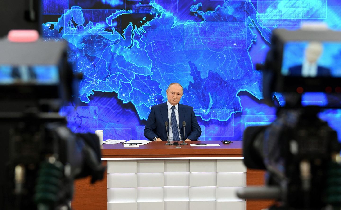 根据俄官方披露的最新消息，普京将担任国务院主席。图为普京12月17日出席年度大型记者会。（AP）