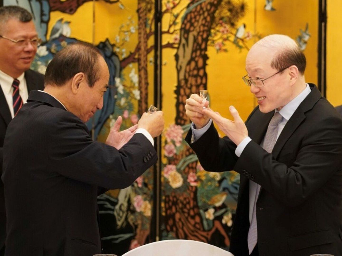 台湾国民党资深政治人物王金平2019年5月8日会晤中国国台办主任刘结一。（王金平办公室供图）