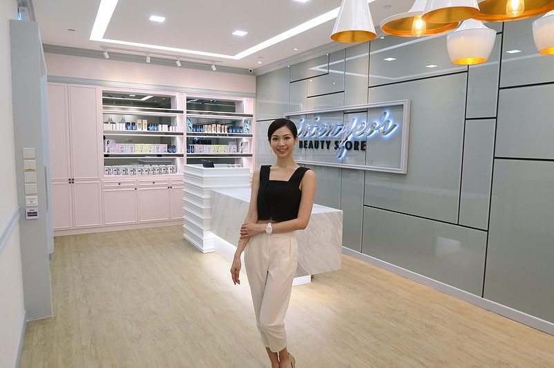 杨秀惠在港开设美妆店，受疫情影响主力发展网店业务。 （资料图片）