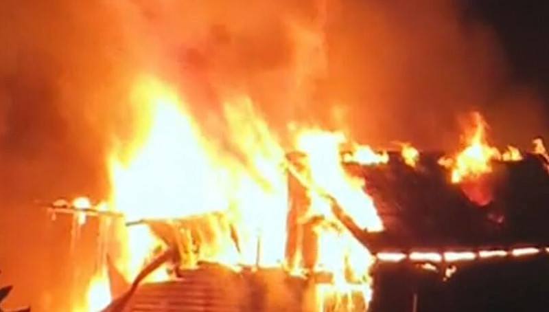 Eastwood深夜发生火灾！房屋车辆被烧毁，近80人紧急疏散（组图） - 3