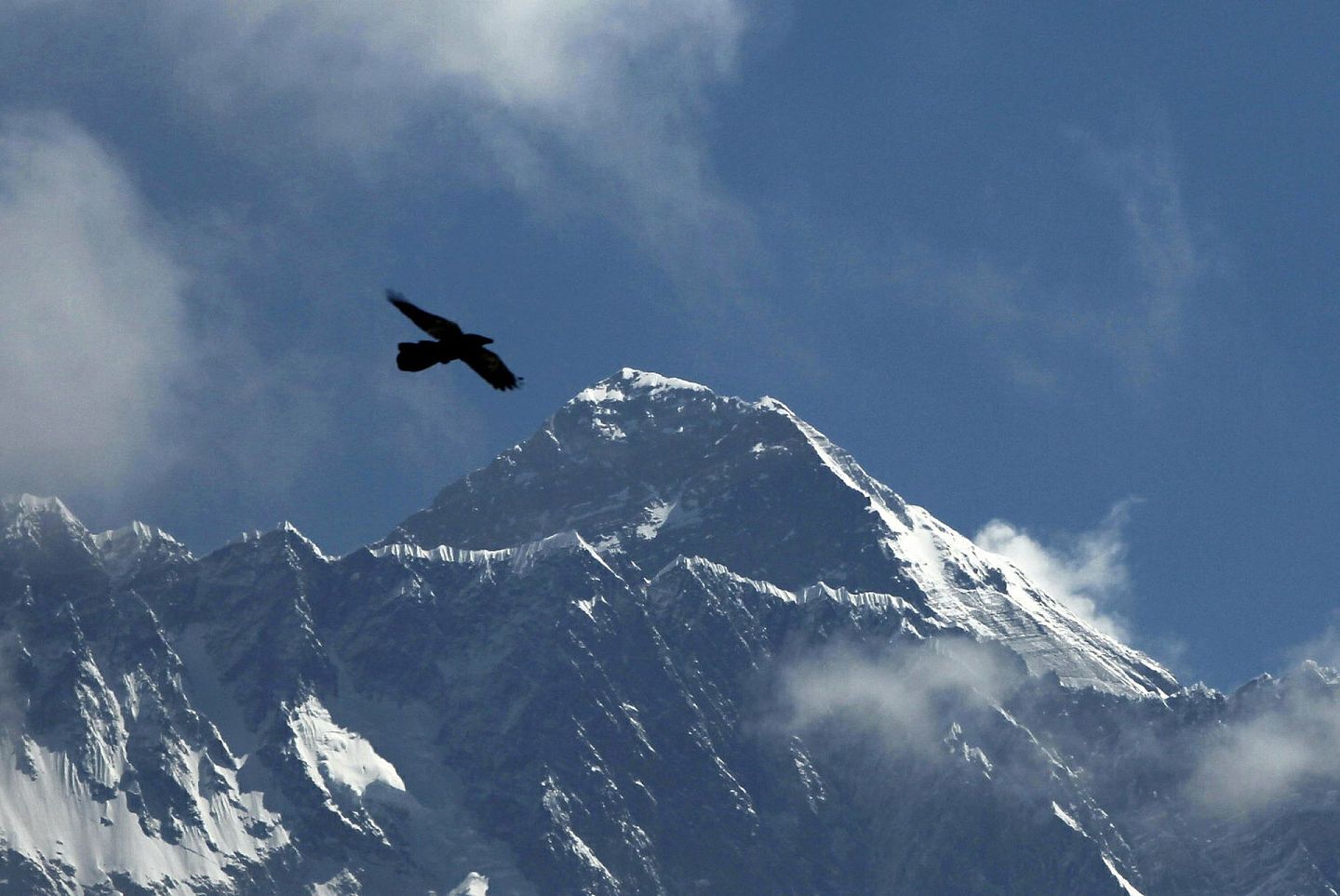 中国与尼泊尔12月8日共同宣布珠穆朗玛峰新海拔：8848.86米。（AP）