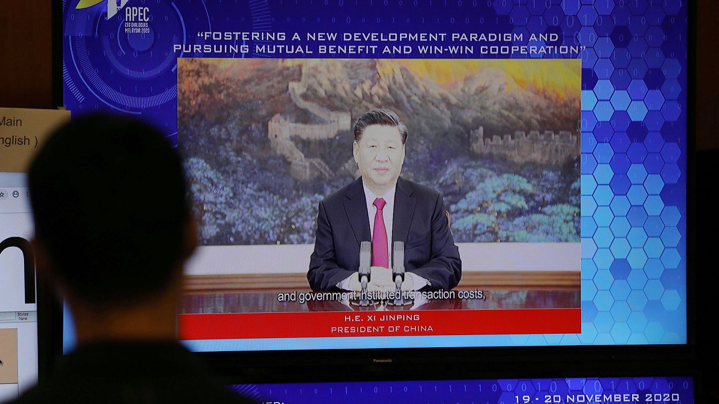 11月20日，中国国家主席习近平在北京以视频的方式出席了亚太经合组织（APEC）峰会。他在峰会上说，中国将积极考虑加入CPTPP。（Reuters）