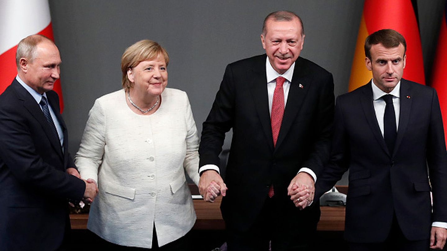 2018年10月27日，俄土德法四国领导人在伊斯坦布尔参加叙利亚问题峰会期间合影留念。（Getty Images）