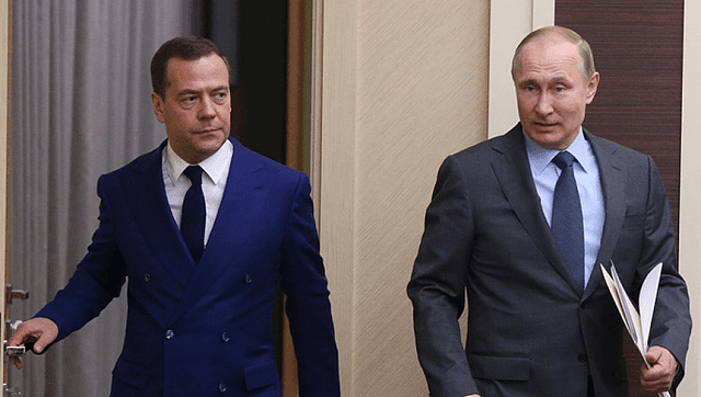 俄罗斯前总统德米特里·梅德韦杰夫（左）与总统普京