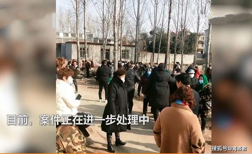 中国一村妇自称“靠手摸就能治病”，每天只看500人，门外排满人（视频/组图） - 6