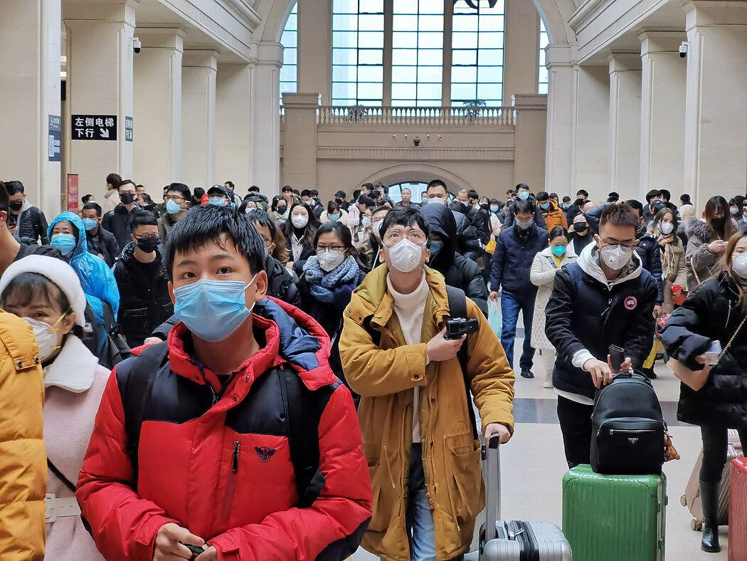 1月22日，武汉汉口火车站。病毒在农历新年即将到来时暴发，春节在中国是一个繁忙的出行季。