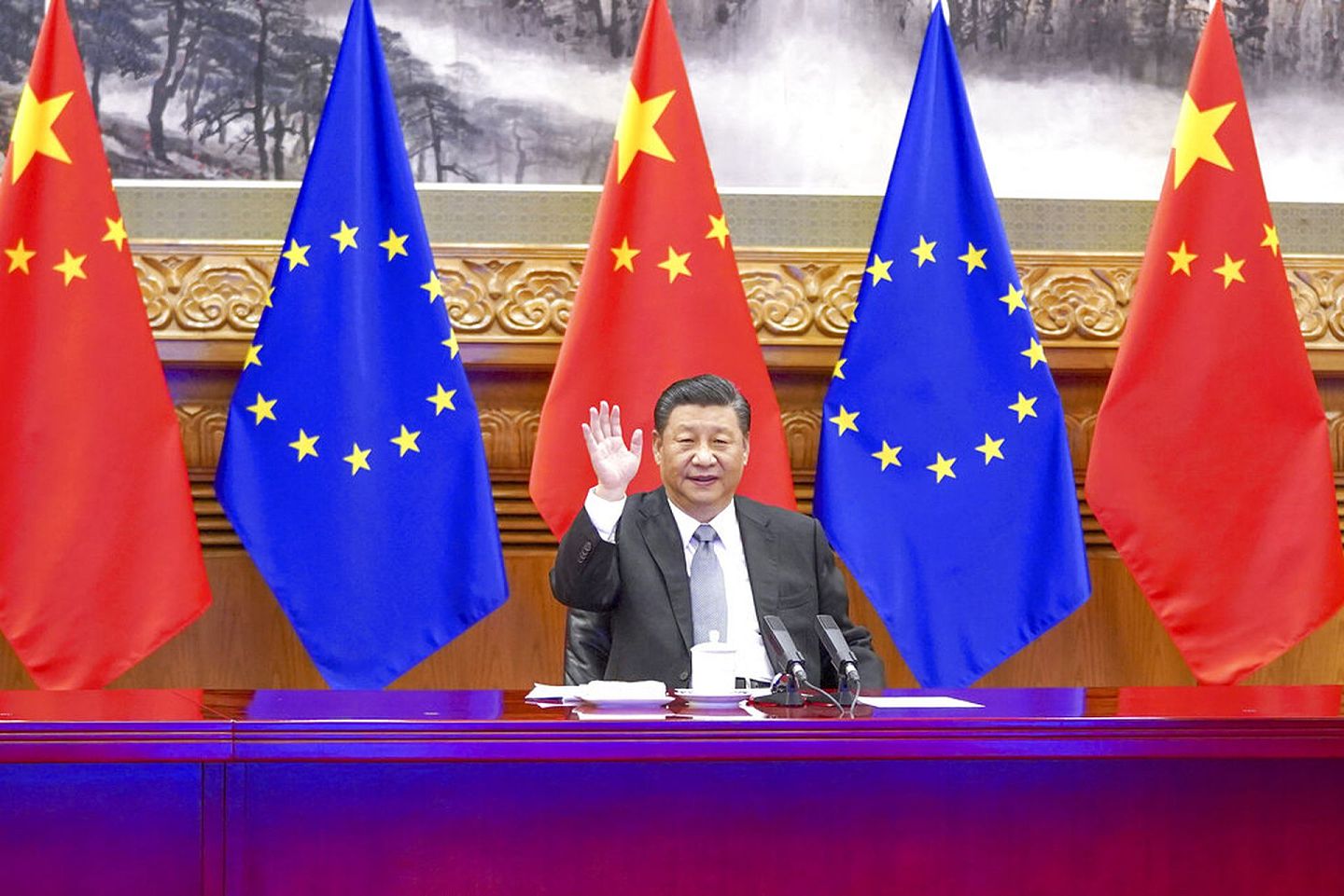 中国国家主席习近平12月30日晚在北京同德国总理默克尔、法国总统马克龙（Emmanuel Macron）、欧洲理事会主席米歇尔（Charles Michel）、欧盟委员会主席冯德莱恩举行视频会晤。（Reuters）