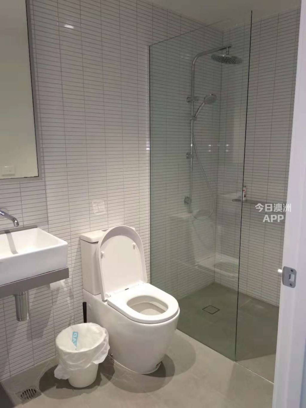 今日悉尼Melbourne City 公寓两室两卫一车库出租 2月即可拎包入住 包家具 房间大宽敞明亮 交通便捷 Melbourne City 公寓两室两卫一车库出租 2月即可拎包入住 包家具 房间大宽敞明亮 交通便捷