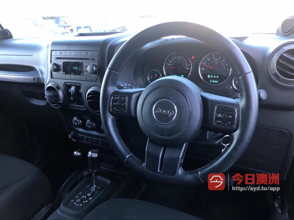 今日悉尼2014年 Jeep Wrangler 四门硬顶敞篷 仅3万多公里 完美车况 2014年 Jeep Wrangler 四门硬顶敞篷 仅3万多公里 完美车况