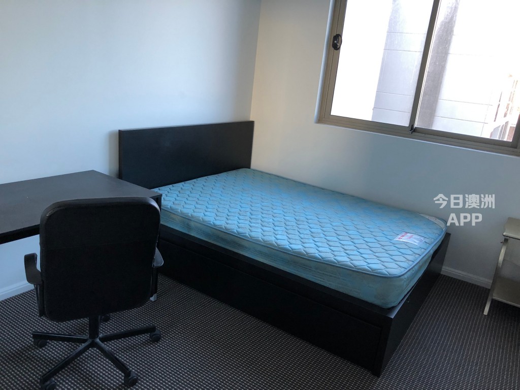 今日悉尼Zetland 带家具2房2卫整组650靠近EV商场有游泳池健身房 Zetland 带家具2房2卫整组650靠近EV商场有游泳池健身房