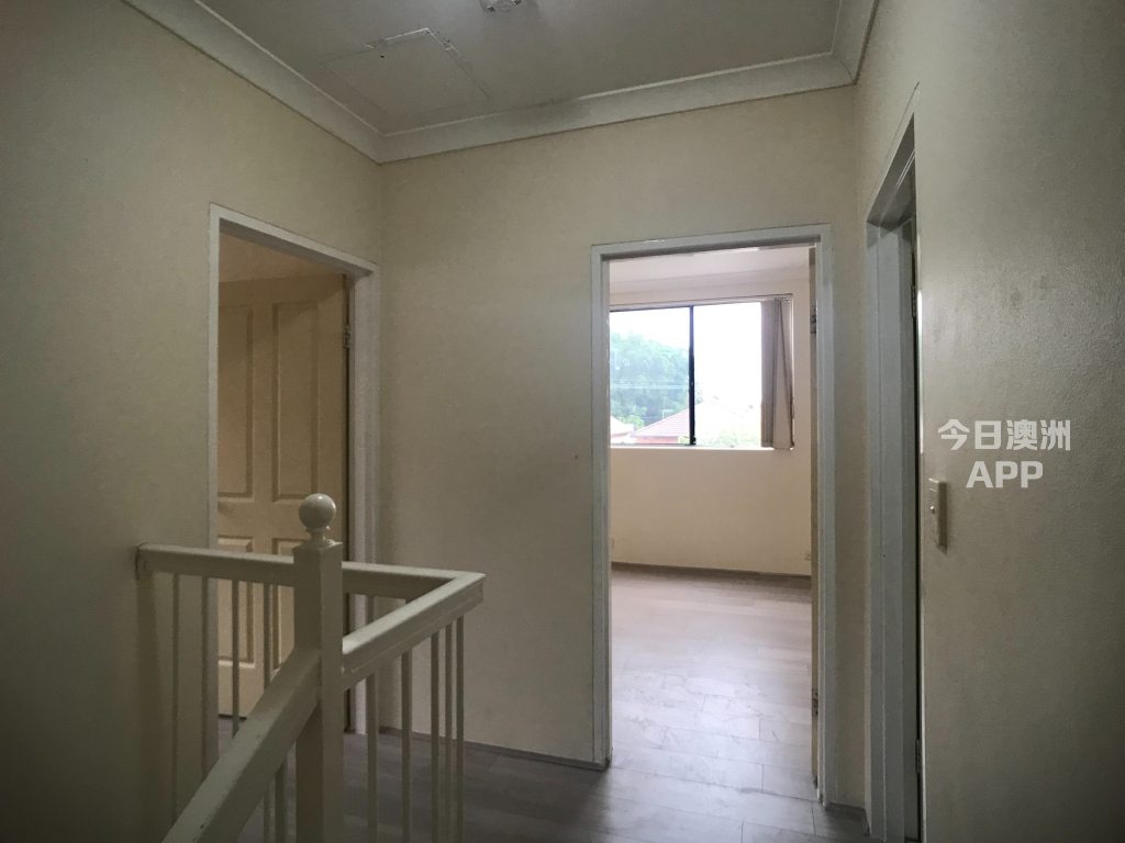 今日悉尼Campsie 2房1厅2厕townhouse带车库 近火车站和主街商店 Campsie 2房1厅2厕townhouse带车库 近火车站和主街商店