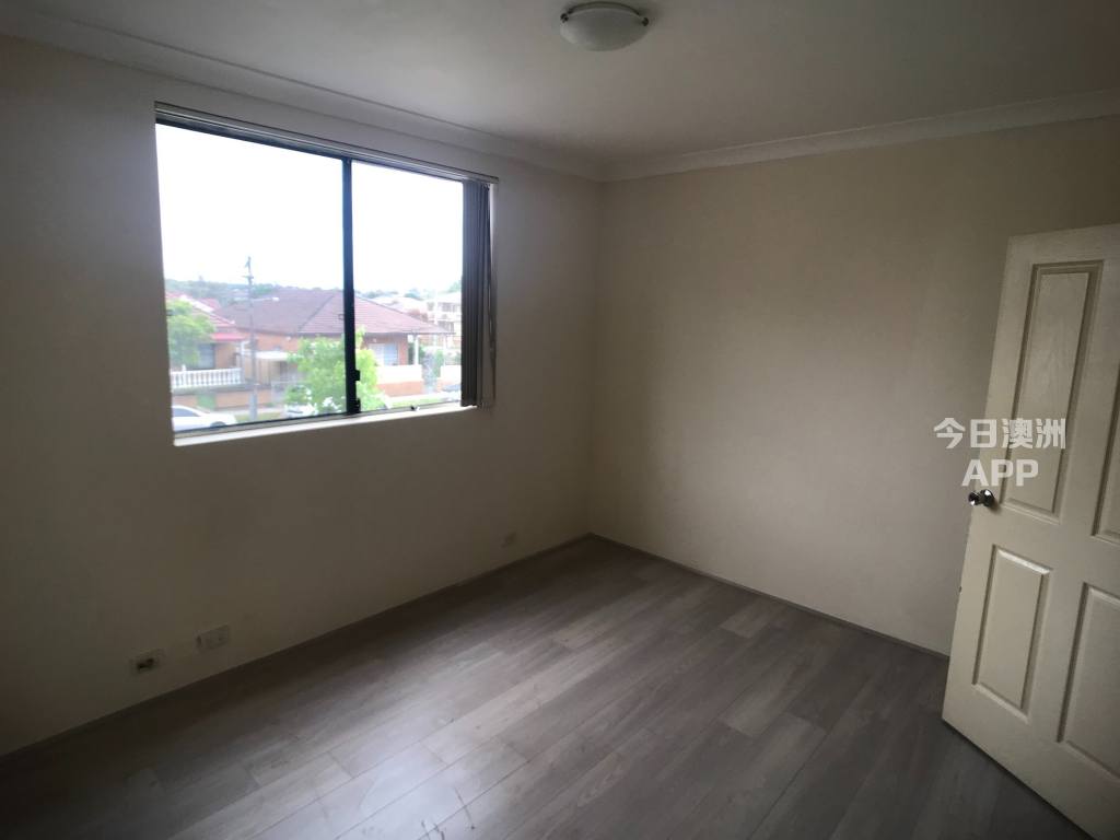 今日悉尼Campsie 2房1厅2厕townhouse带车库 近火车站和主街商店 Campsie 2房1厅2厕townhouse带车库 近火车站和主街商店