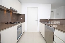 Parramatta   两房两卫1车位 850 整租 步行Westfi