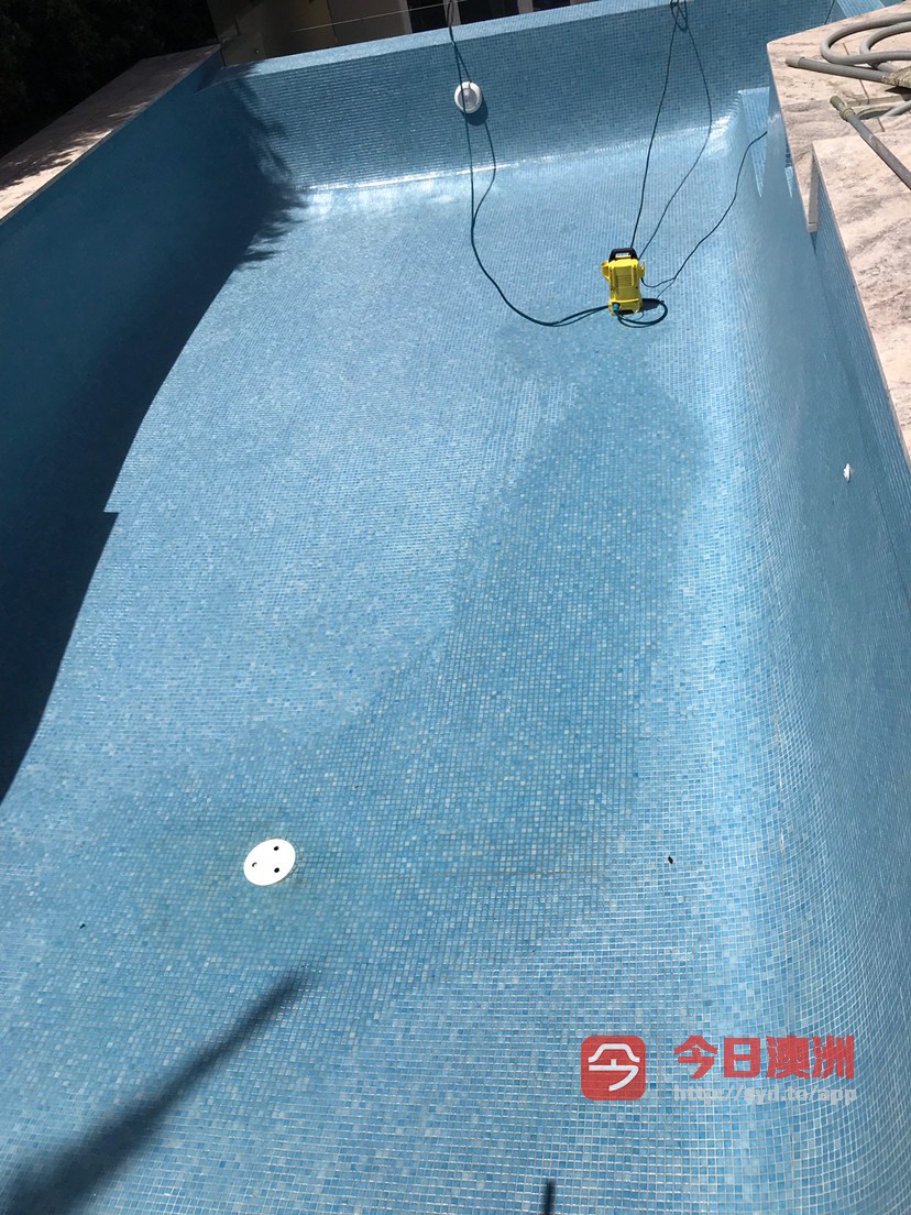 悉尼专业泳池维护清洗换水服务