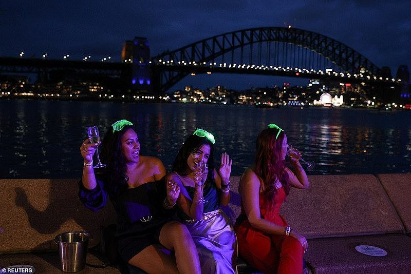 和2020说再见！疫情之下，悉尼上演“mini版”跨年烟花秀，绚烂烟花点亮夜空（视频/组图） - 29