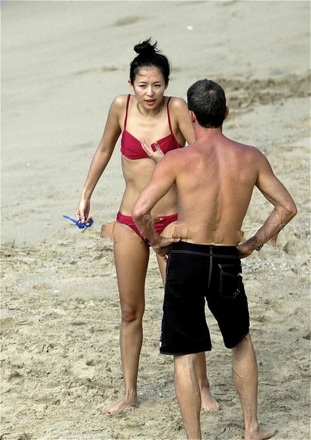 2009年，章子怡与洋男友海边嬉戏，留下的81张照片成为其一生之痛（组图） - 8