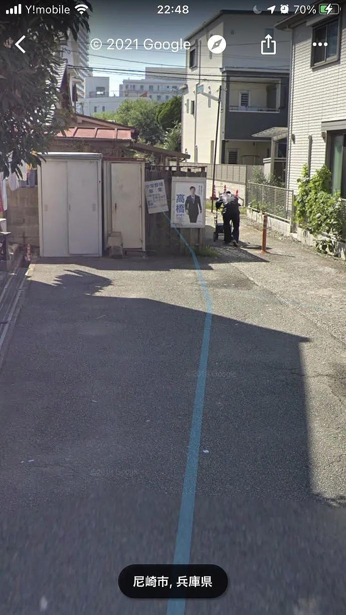 日本网友用谷歌街景看到过世7年的父亲：抽烟等母亲回家，众网友尝试后，惊呆了（组图） - 25