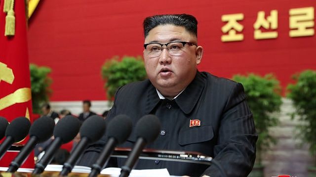 金正恩是在少见的劳动党代表大会致开幕辞时发表这番讲话的。