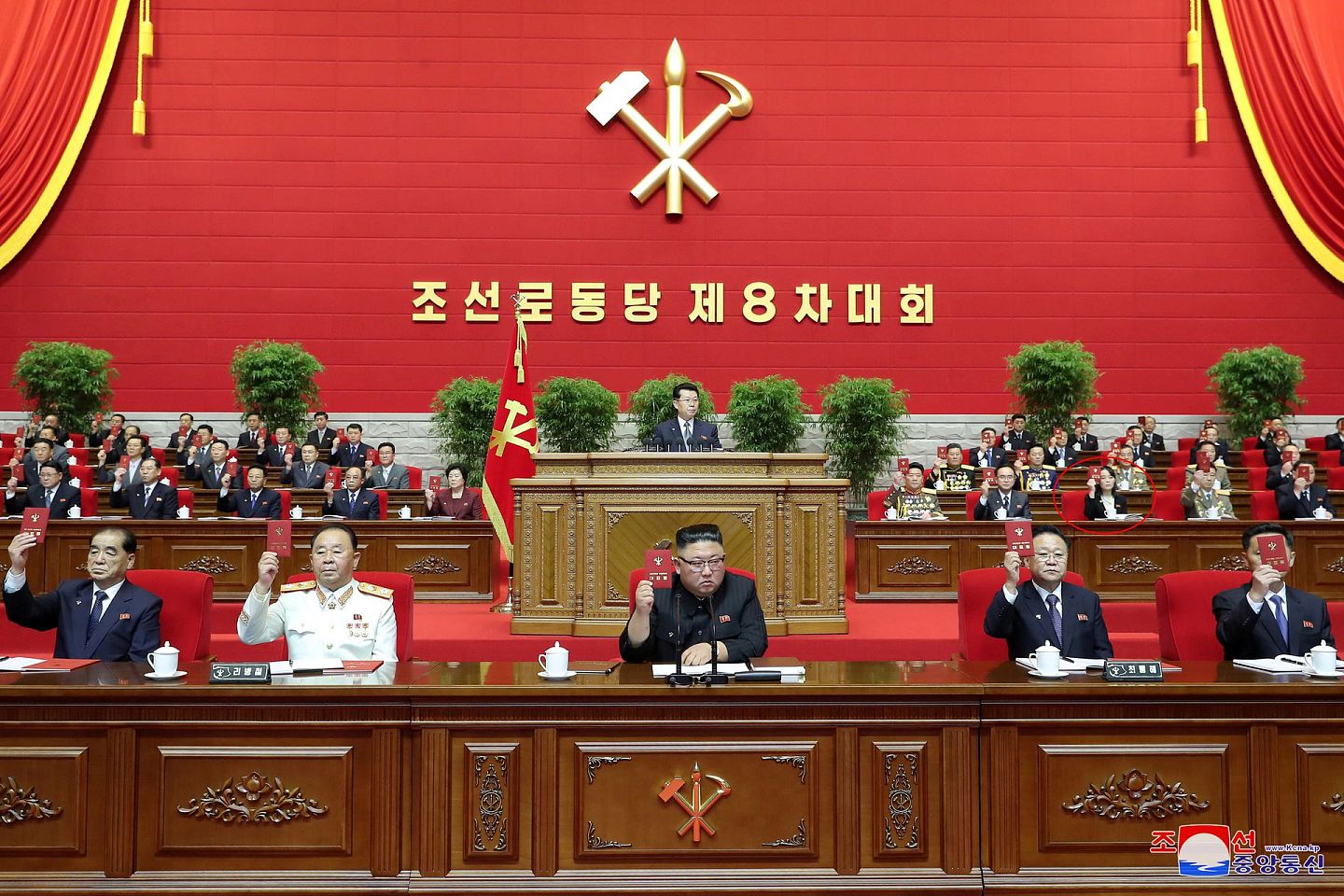 2021年1月6日，朝鲜领导人金正恩出席劳动党第八次代表大会第一天的会议。（Reuters）
