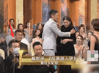 TVB颁奖礼艺人戴透明口罩，陈豪唯一戴医用口罩，为妻儿做足防疫（组图） - 9