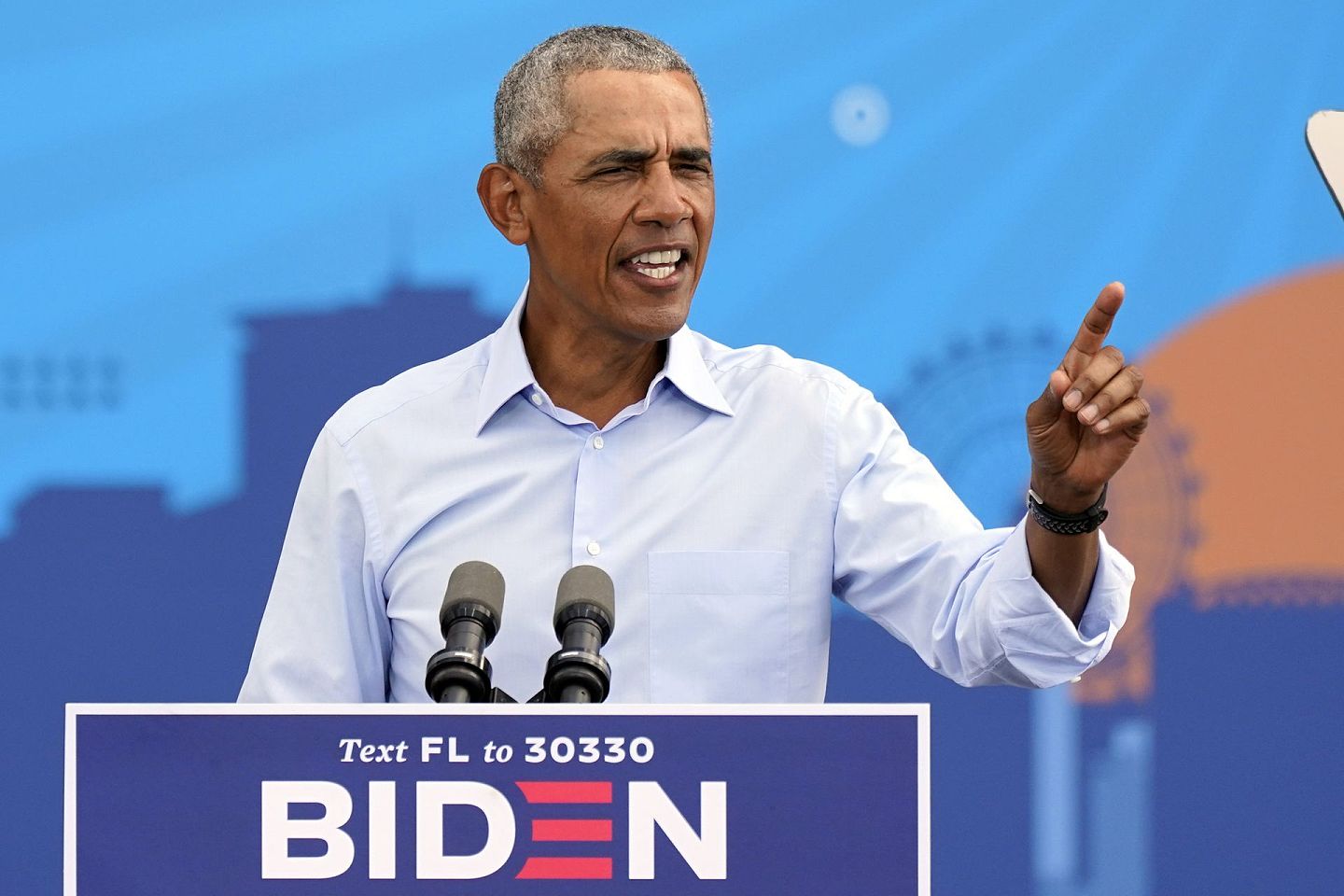 2020年10月27日，佛罗里达州奥兰多，前总统奥巴马（Barack Obama）在民主党总统候选人前副总统拜登的竞选集会上发表演讲。 (AP)