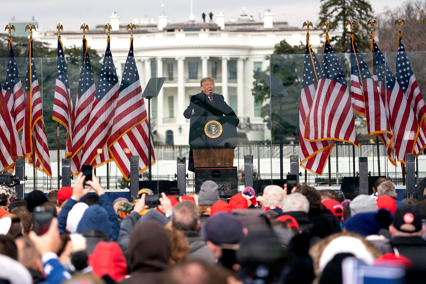 美国总统特朗普（Donald Trump）于2021年1月6日星期三在华盛顿举行的抗议乔·拜登当选总统的集会上发表讲话。(AP)
