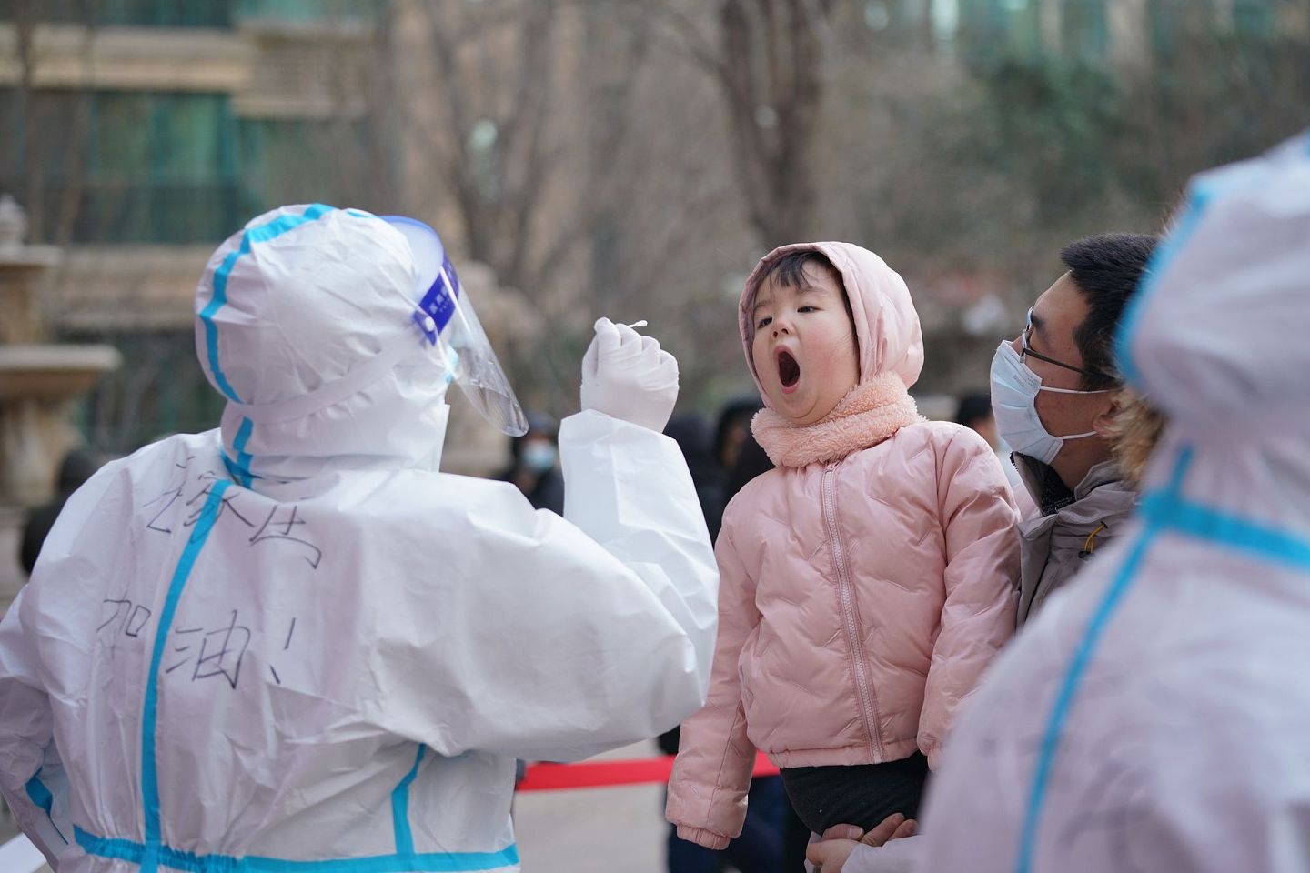 河北省石家庄已在全市范围内启动全员核酸检测。（新华社）