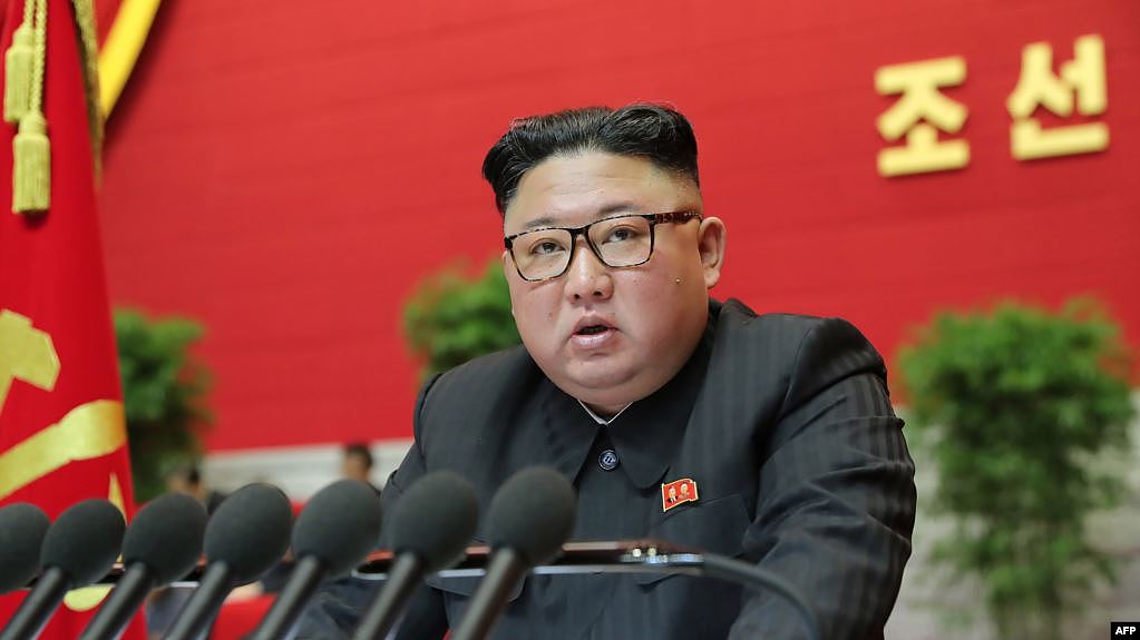 朝鲜领导人金正恩在朝鲜劳动党第八次代表大会上讲话。（2021年1月9日）