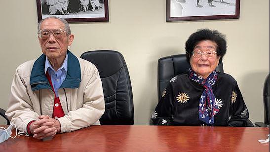 87岁的黄雅云（右）日前感染新冠，在丈夫李铁生的数个重要决策下死里逃生。 （记者王若然／摄影）
