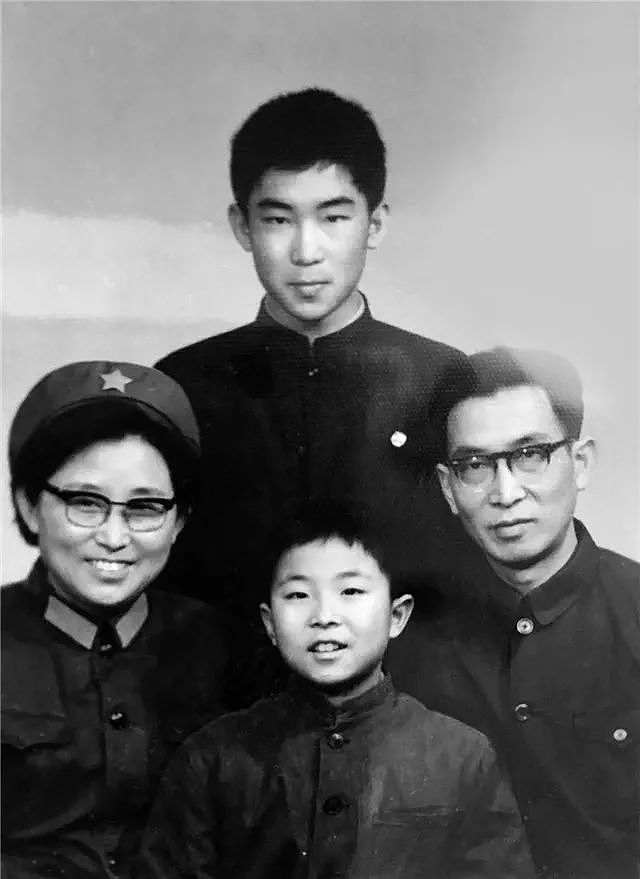 一个中国天才的短暂人生：20岁进哈佛，却在34岁自杀，死因至今是谜（组图） - 5