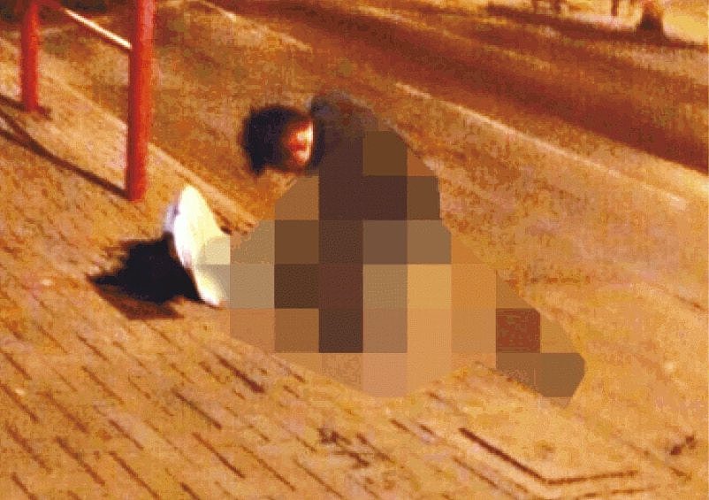 2015年4月，一对由大陆来港读书的男女，在何文田佛光街理大宿舍外性交。 资料图片