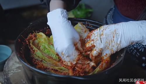 李子柒做泡菜被韩国网友围攻：泡菜是我们国家的