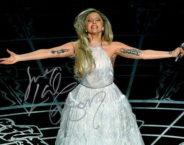 拜登就职典礼群星璀璨：Lady Gaga演唱国歌，汤姆·汉克斯主持（组图） - 1