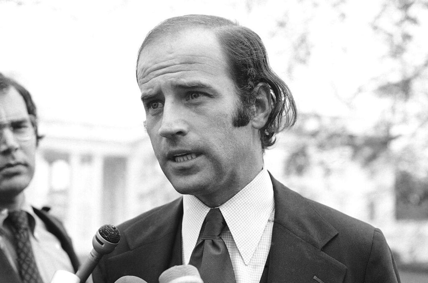 美国大选2020：图为拜登1972年12月12日刚当选成为达拉华州参议员。他当时在华盛顿发表讲话。（AP）