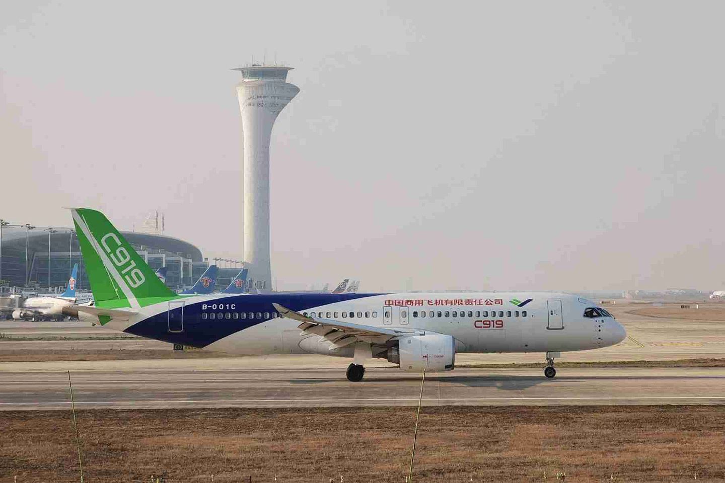 C919是由甘肃敦煌飞抵武汉天河机场的。（微博@BOEING737MAX8）