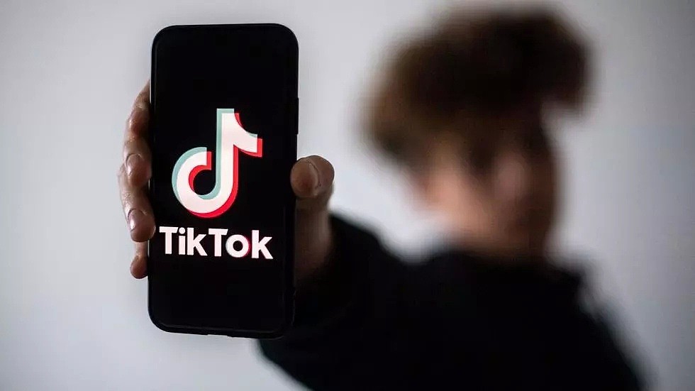 意大利在一名女童参加游戏死亡后暂时禁止TikTok抖音2021年1月22日