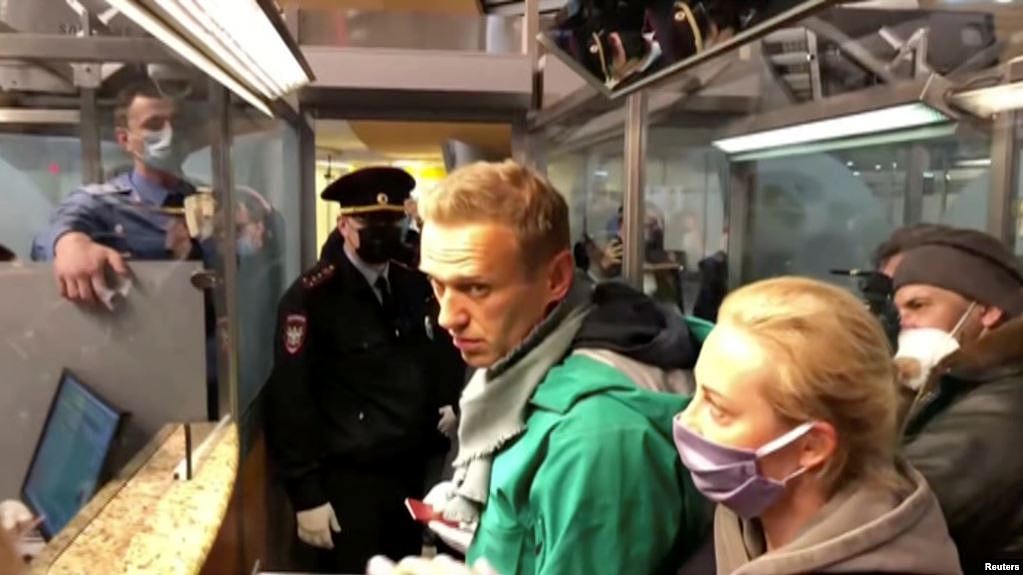 俄罗斯当局逮捕反对派人士纳瓦尔尼Navalny2021年1月17日在莫斯科一个机场被逮捕（路透社）