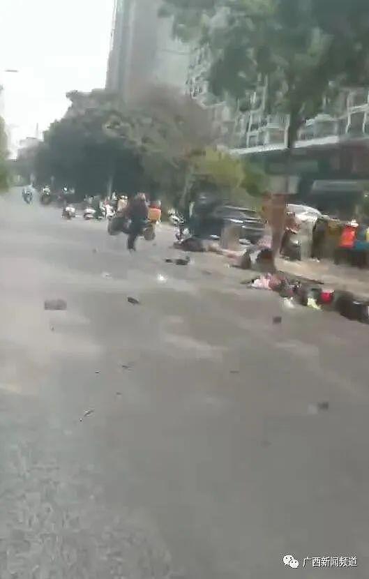 广西一辆suv撞上多名行人，已致4人遇难6人送医，该车辆为试驾车（视频/组图） - 6