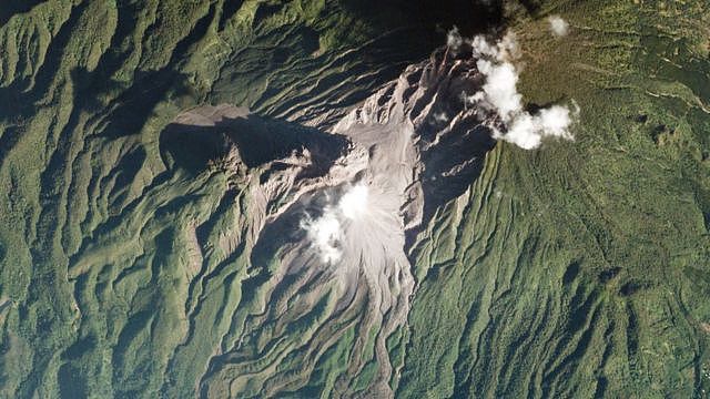 Planet拍摄的危地马拉圣玛利亚火山（Santa María）图片