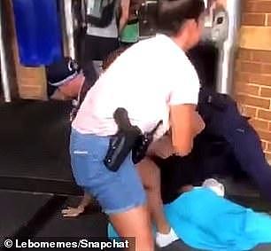 “你快掐死我了！” 悉尼火车站爆冲突，青少年遭数名警察压地锁喉（视频/组图） - 6
