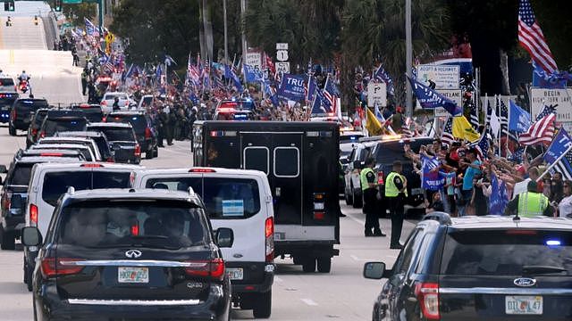 特朗普在佛罗里达州受到支持者的欢迎。