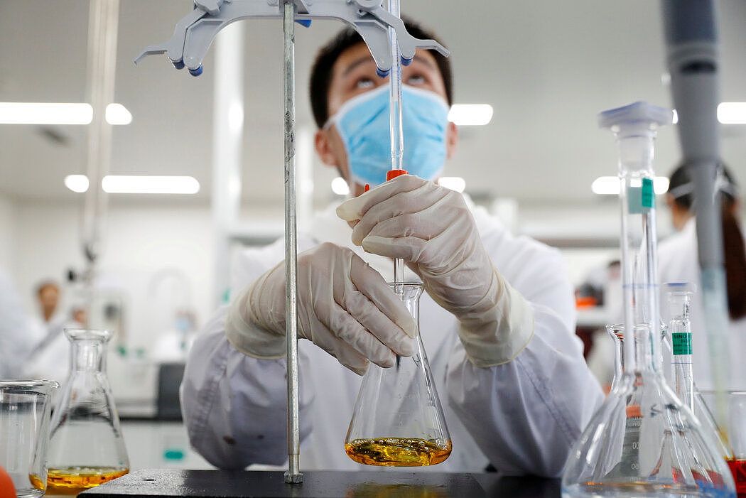 科兴在北京的一个实验室。科兴疫苗可能不像以前认为的那样有效，这个消息的披露让世界有点措手不及。