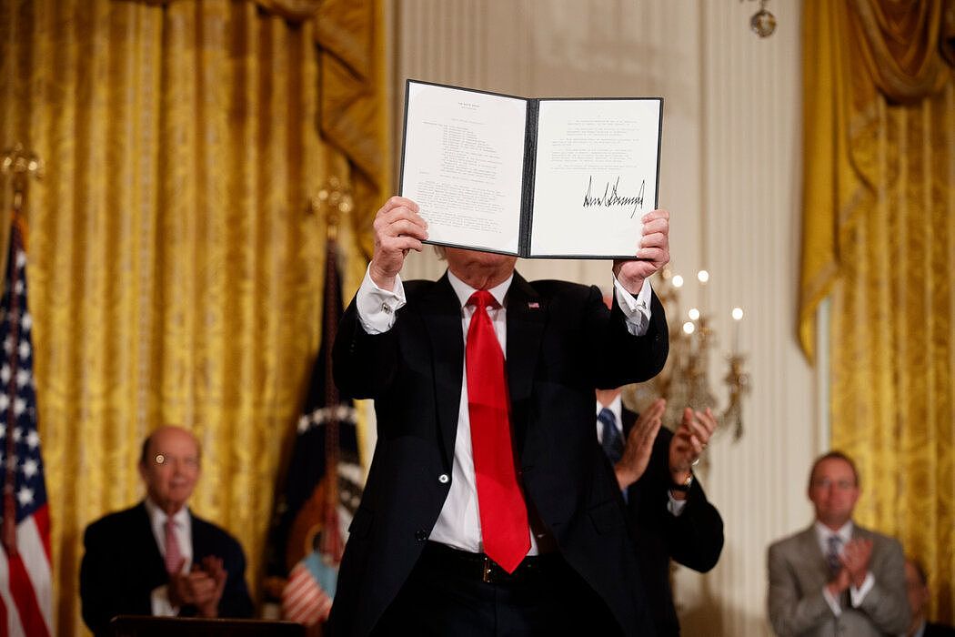 唐纳德·J·特朗普总统于2018年签署了一项成立太空军的行政命令。