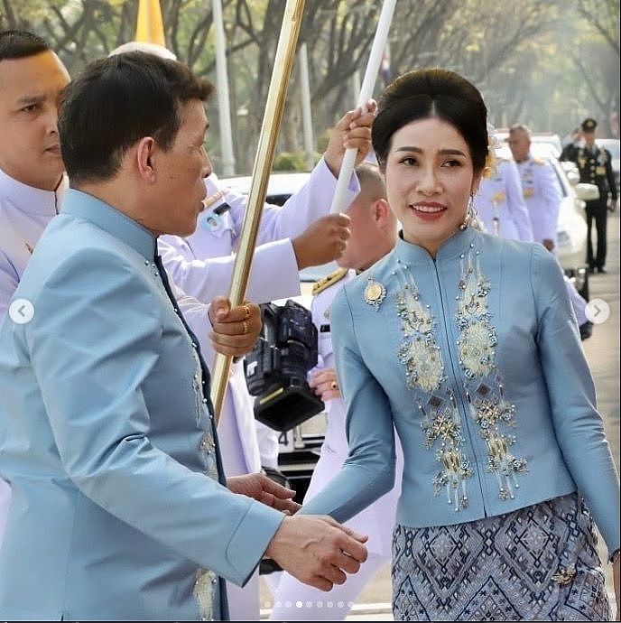 诗妮娜36岁生日当天加冕封后！泰国王室实现东西宫并行（组图） - 1