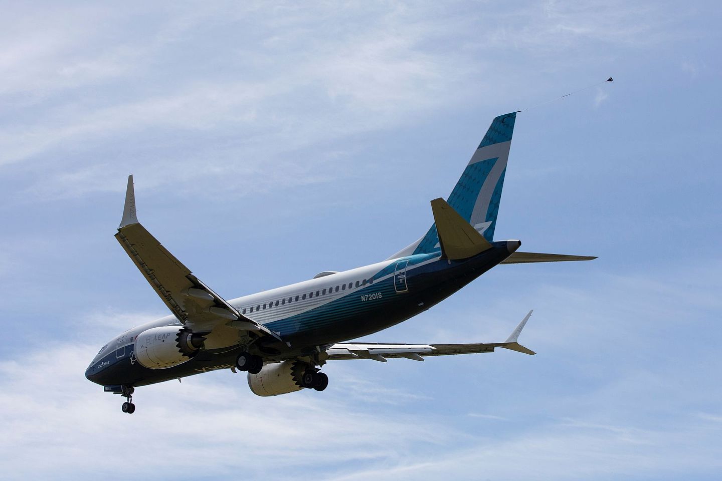 波音737 MAX：图为2020年6月29日，一部波音737 MAX客机在西雅图市的波音机场着陆。（Reuters）
