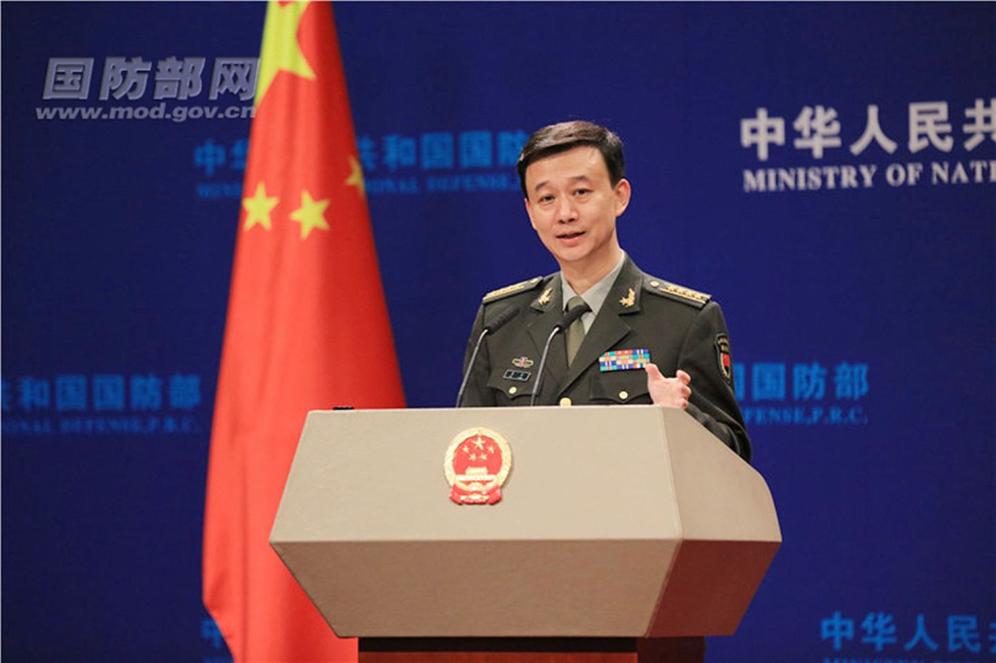 北京时间2021年1月28日上午，中国国防部发言人吴谦在国防部例行记者会上做出强硬表态，对台独势力与外国干涉发出严厉警告。（中国国防部）