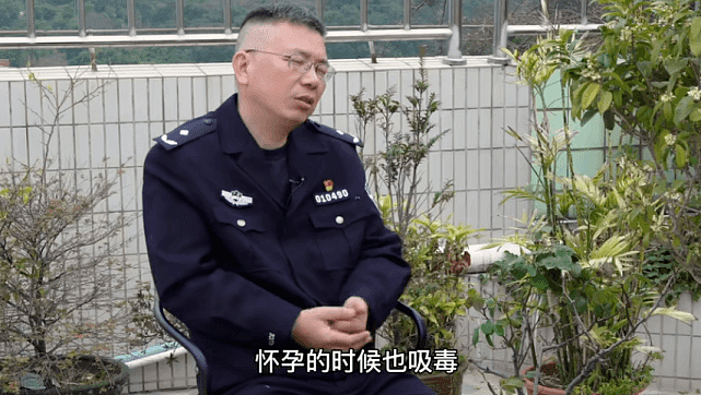 前经纪人辟谣郑爽吸毒，网友质疑：为何官方禁毒账号突然聊郑爽