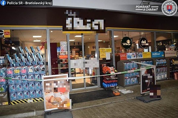 ▲▼斯洛伐克一间加油站内的超商被抢。 （图／翻摄自Facebook／Polícia SR - Bratislavský kraj）