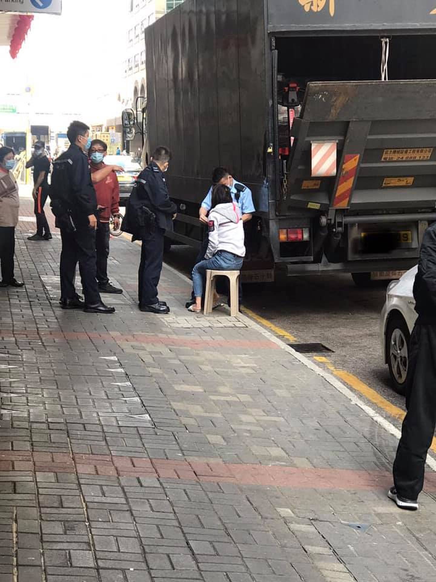 警员在场调查事件。 （Tien Yao Chung／香港突发事故报料区）